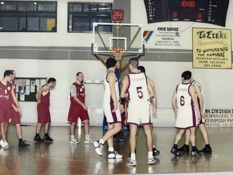 από τα πρώτα παιχνίδια μπάσκετ