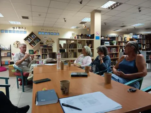 βιβλιοθήκη