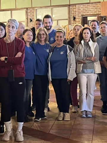 Κάποιος διδασκει..